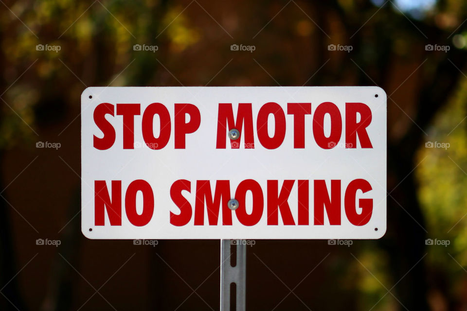 red white sign park by hlehnerer