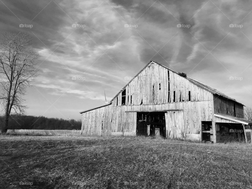 Abandoned barn stands proud in rural Indiana