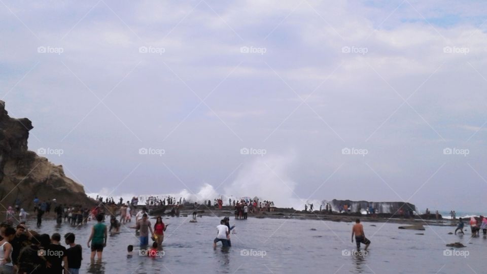 big waves comes suddenly