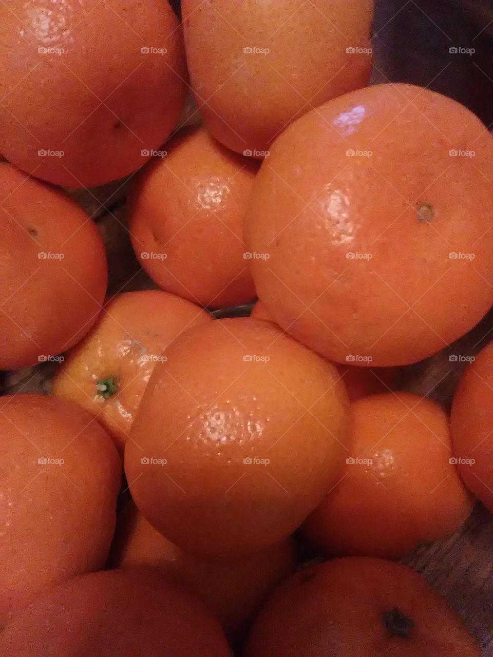 a beautiful fresh bowl of mandarins .. makes me  think of happy thoughts.