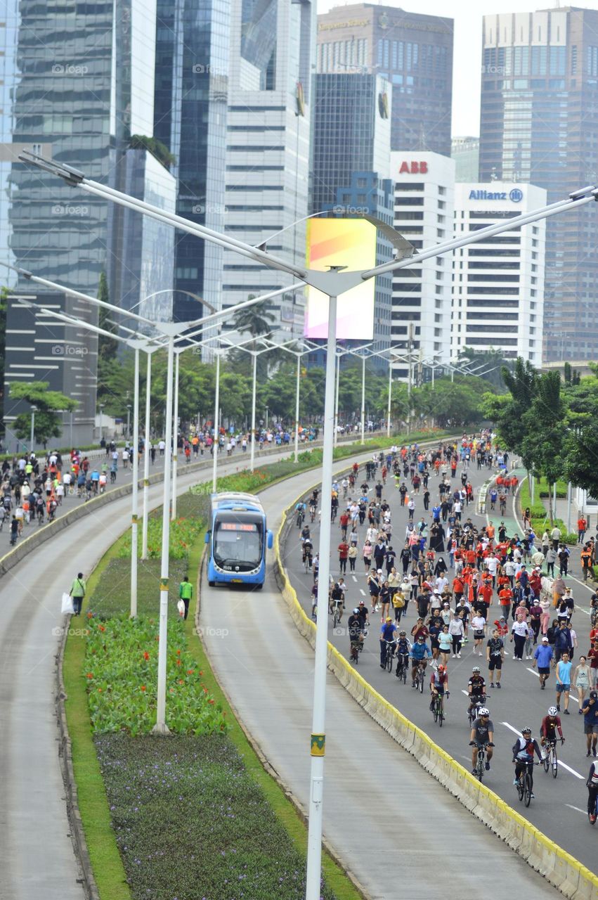 Residents of Jakarta City are exercising leisurely walking, running and cycling on street Sudirman Jakarta on car-free days.  Sunday January 15, 2023