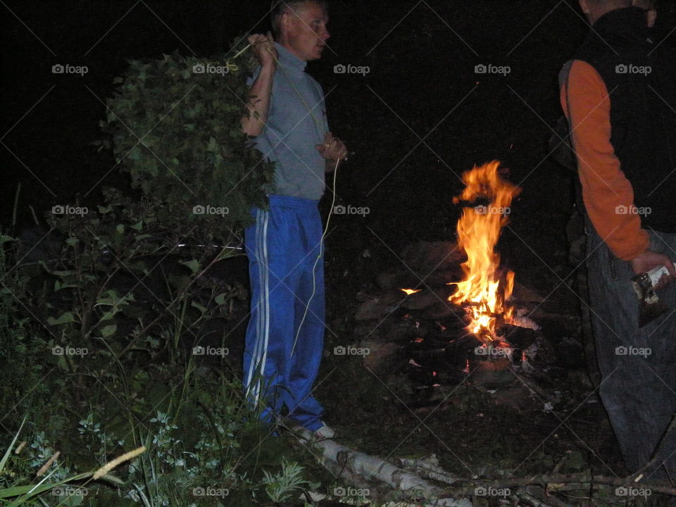 Костер  в лесу