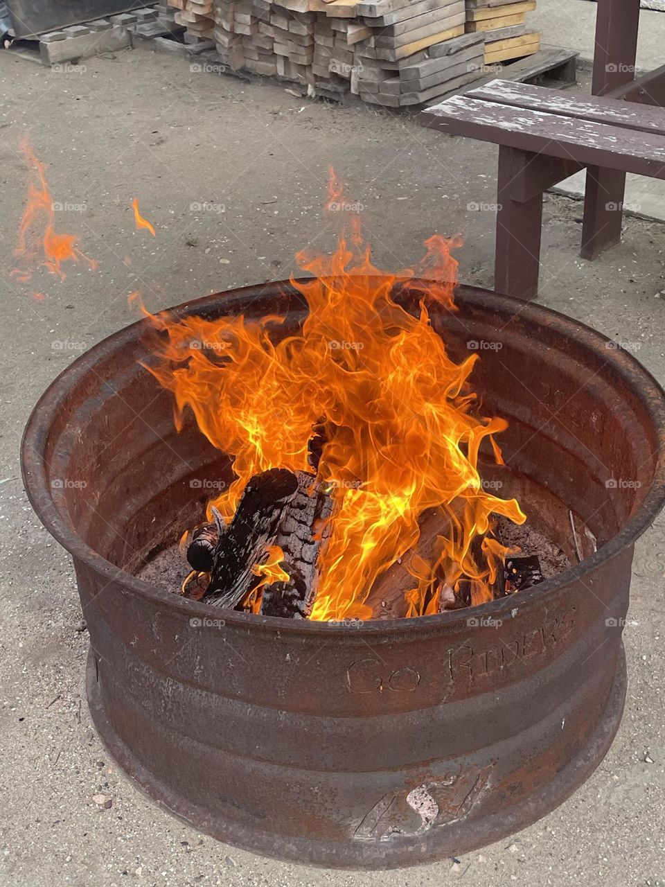 Roaring Daytime firepit