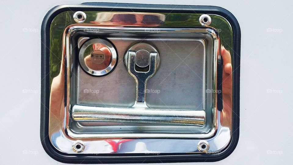 pickup truck cap lock handle