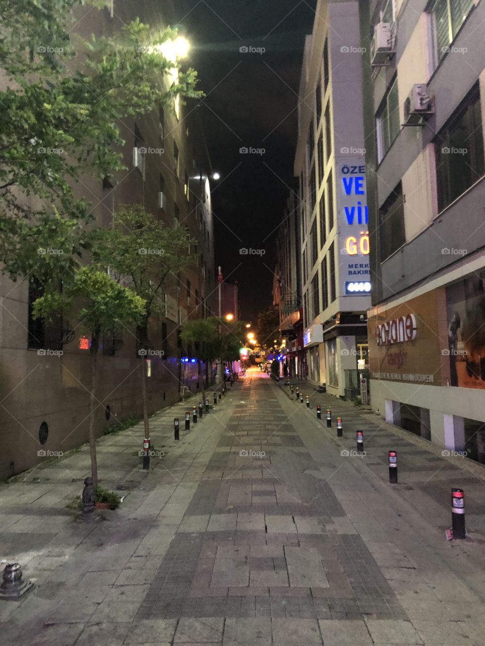 Night street 