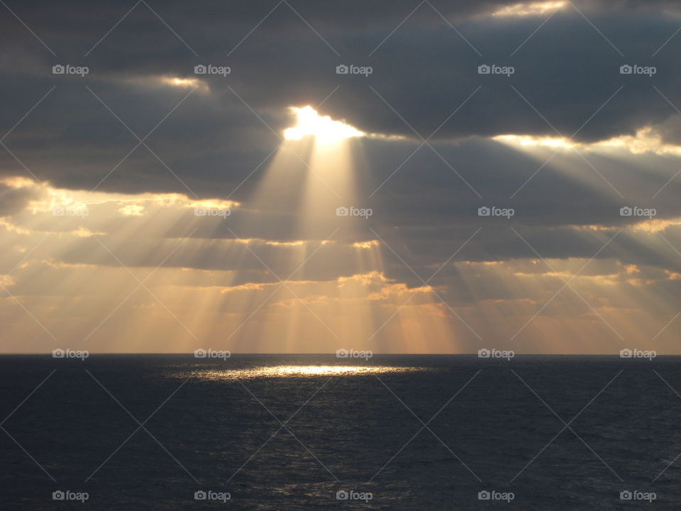 Beautiful Sunrays from the Atlantic and Pewits Nest