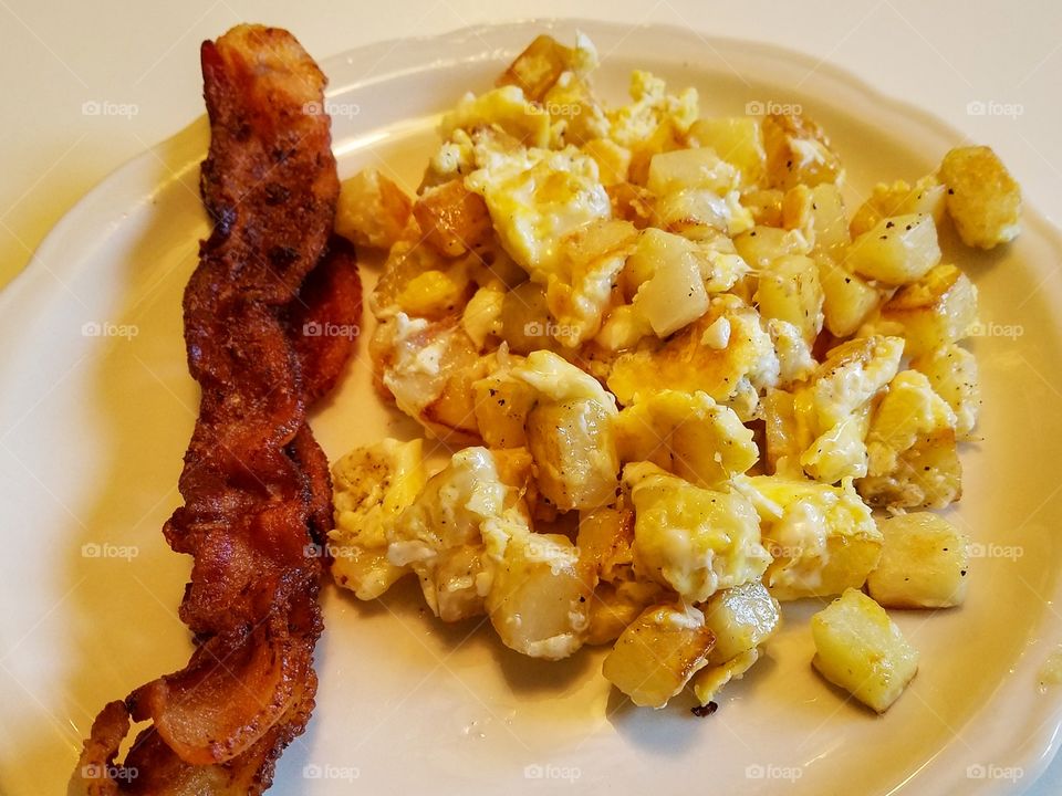bacon, eggs and potatoes