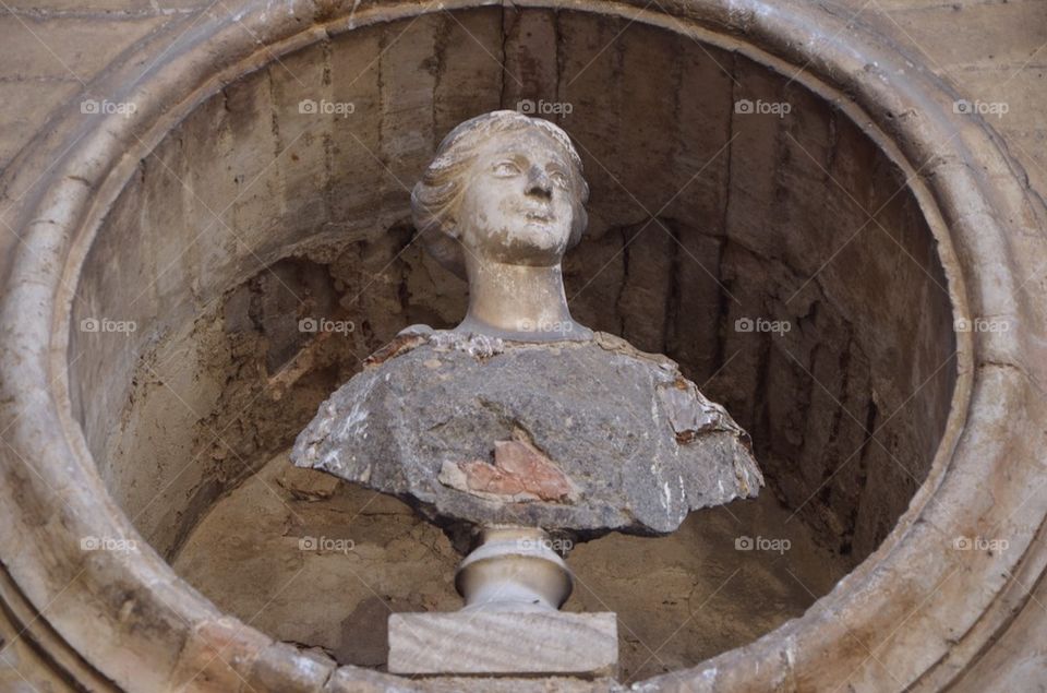 Antici-Mattei palace, ornamental bust