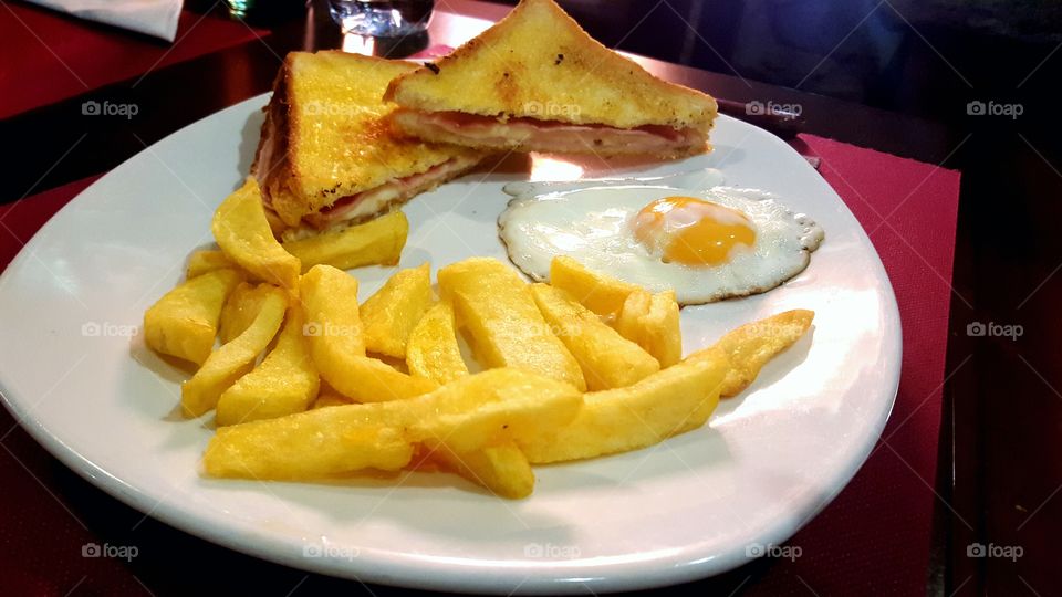 Sandwich, egg and French Fries