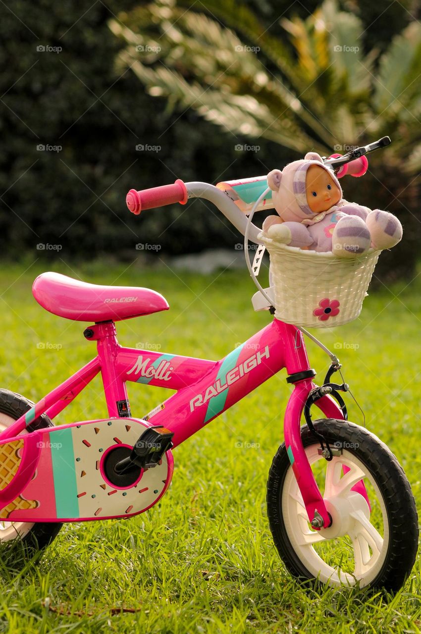 Toddler bicycle with toy