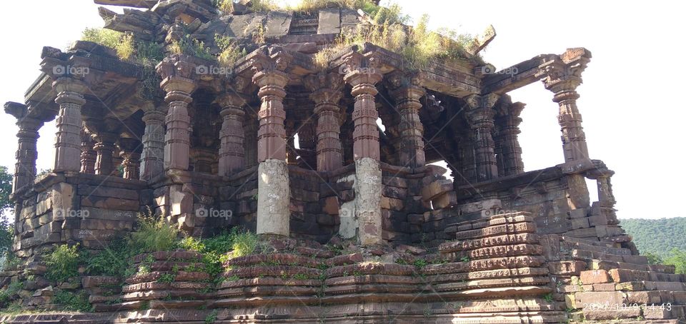 historical ancient temple pic