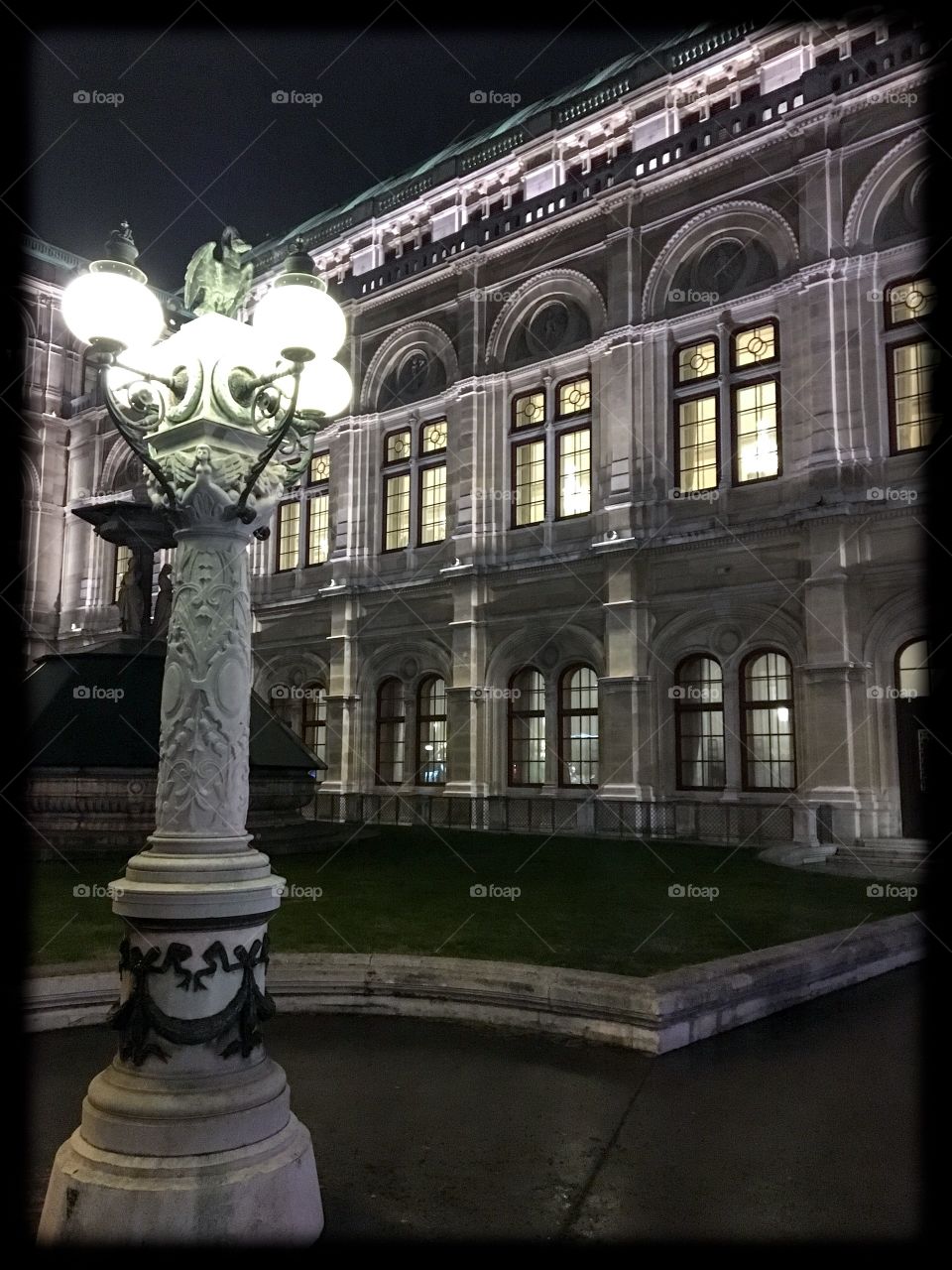 Vienna State opera outside Detailed View 