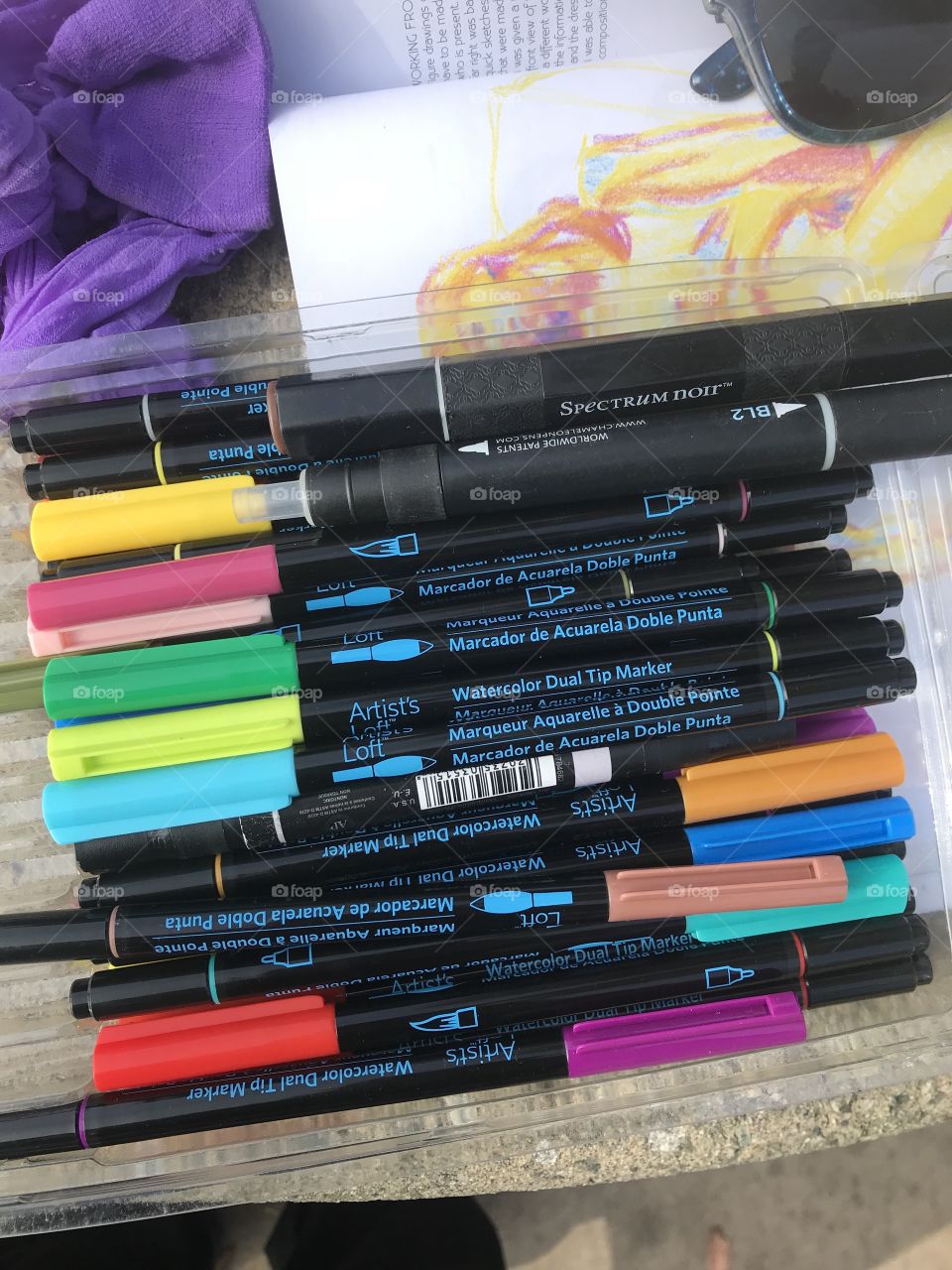 Art pens and paint pens 