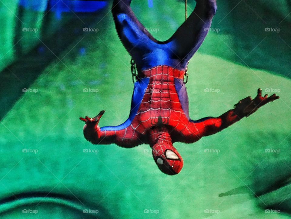 Spiderman Costume. Dramatic Superhero Halloween Costume
