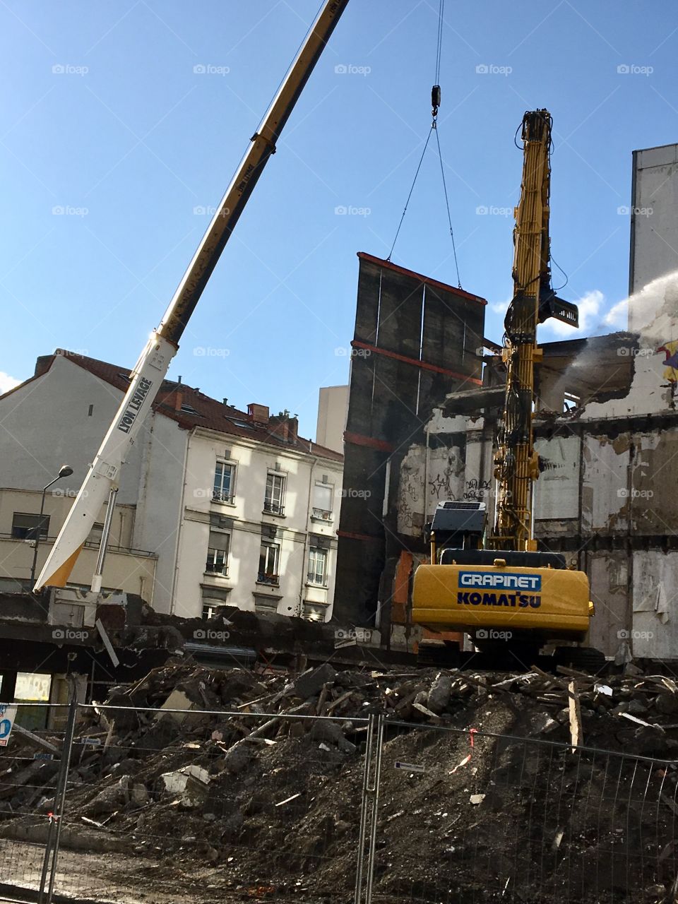 Step by step demolition of this building, Gratte-Ciel, Villeurbanne, France 