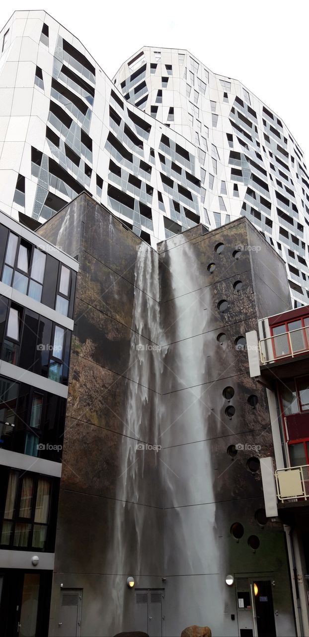 fake waterfall in Rotterdam
