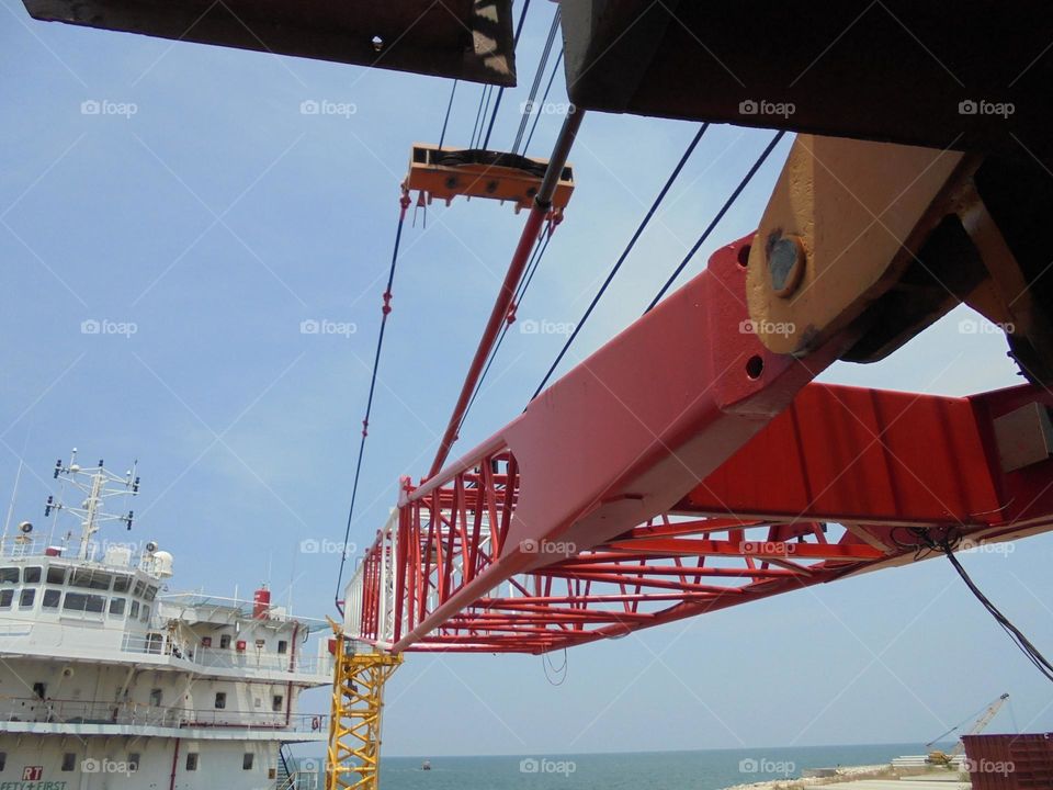 Lattice boom of barge crane