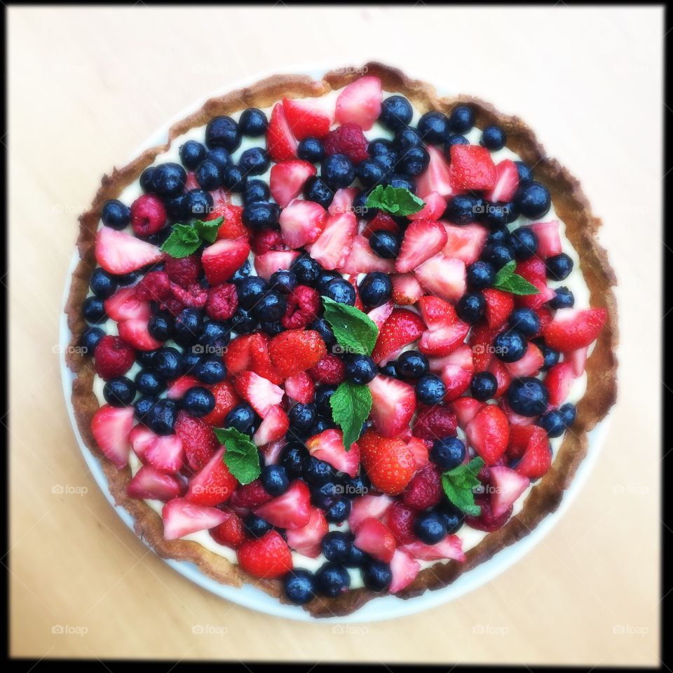 Perfect imperfection . Homemade fruit tart