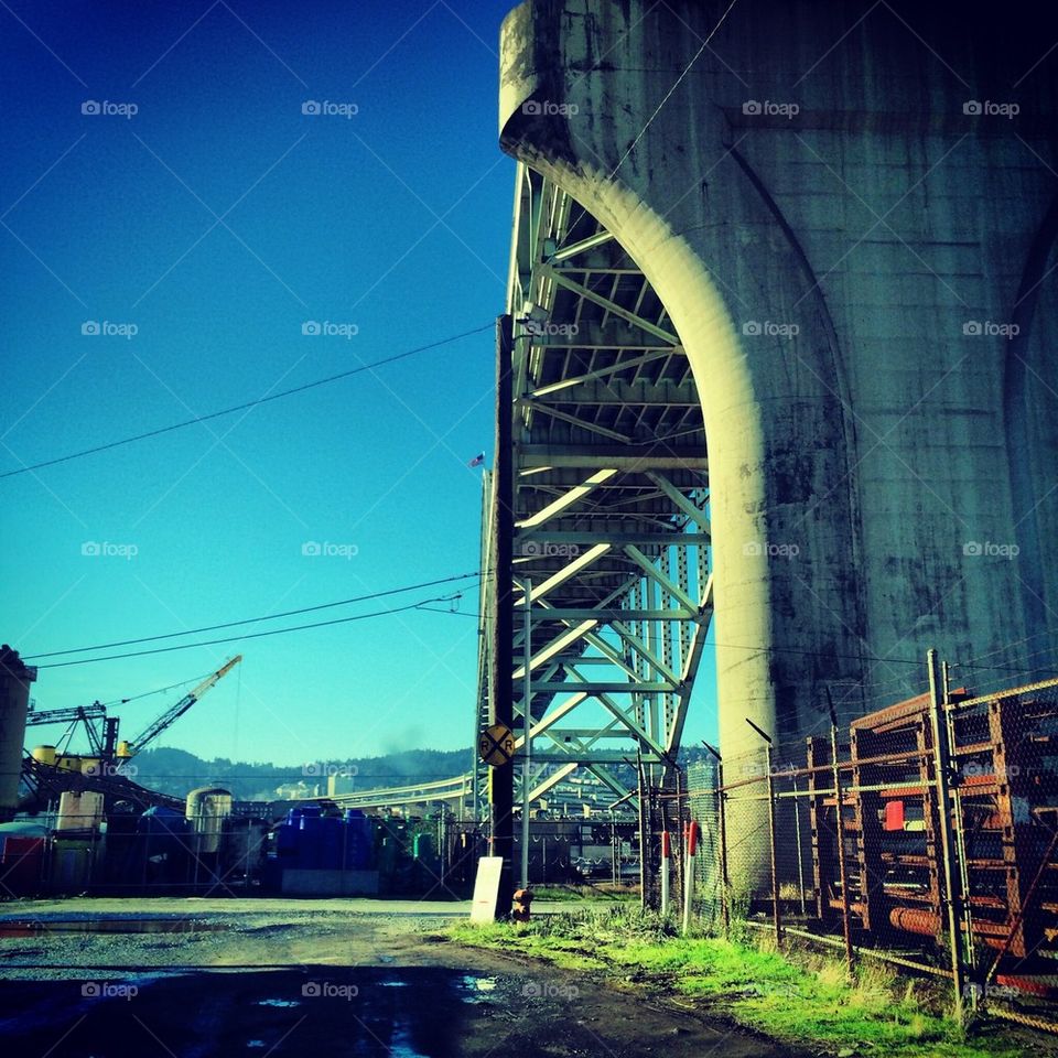 Under the bridge 