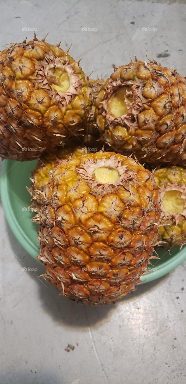 Fresh Pineapple/tropical fruit 😋