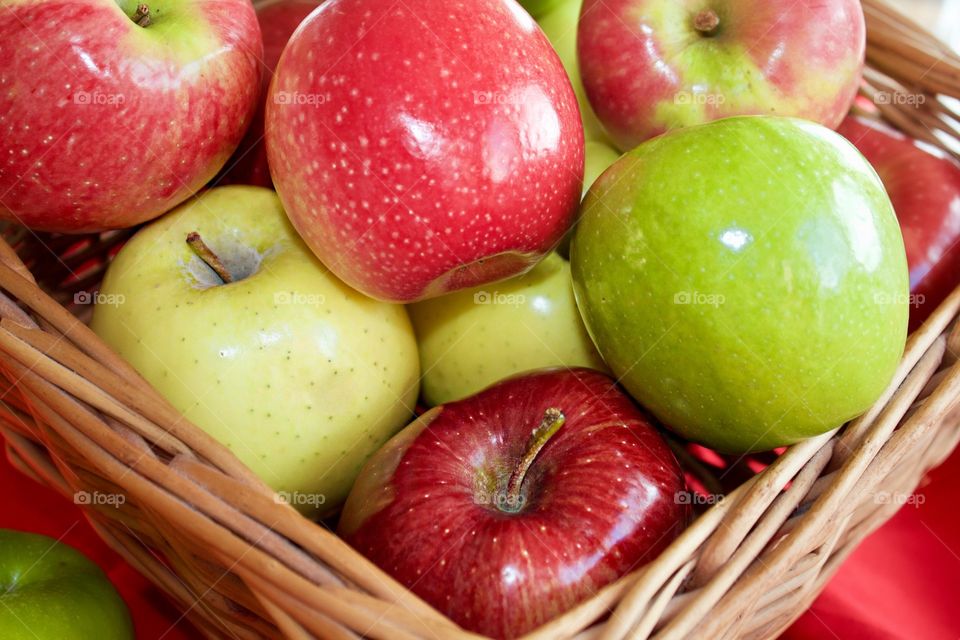 Red and green apples