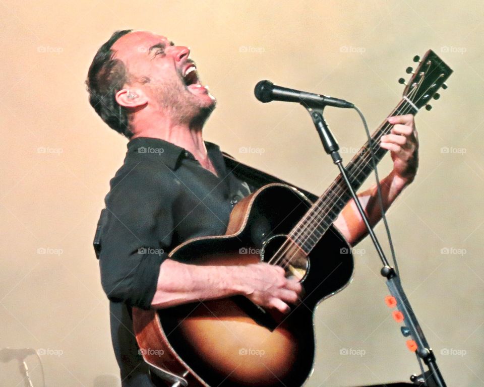 Dave Matthews performing in concert