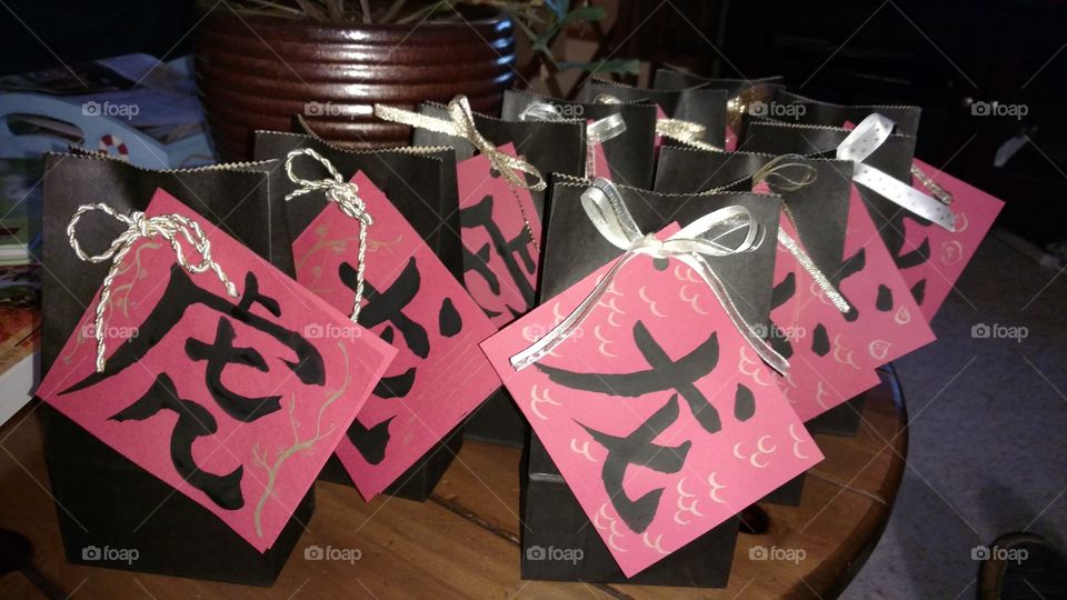 Gifts with Chinese calligraphy