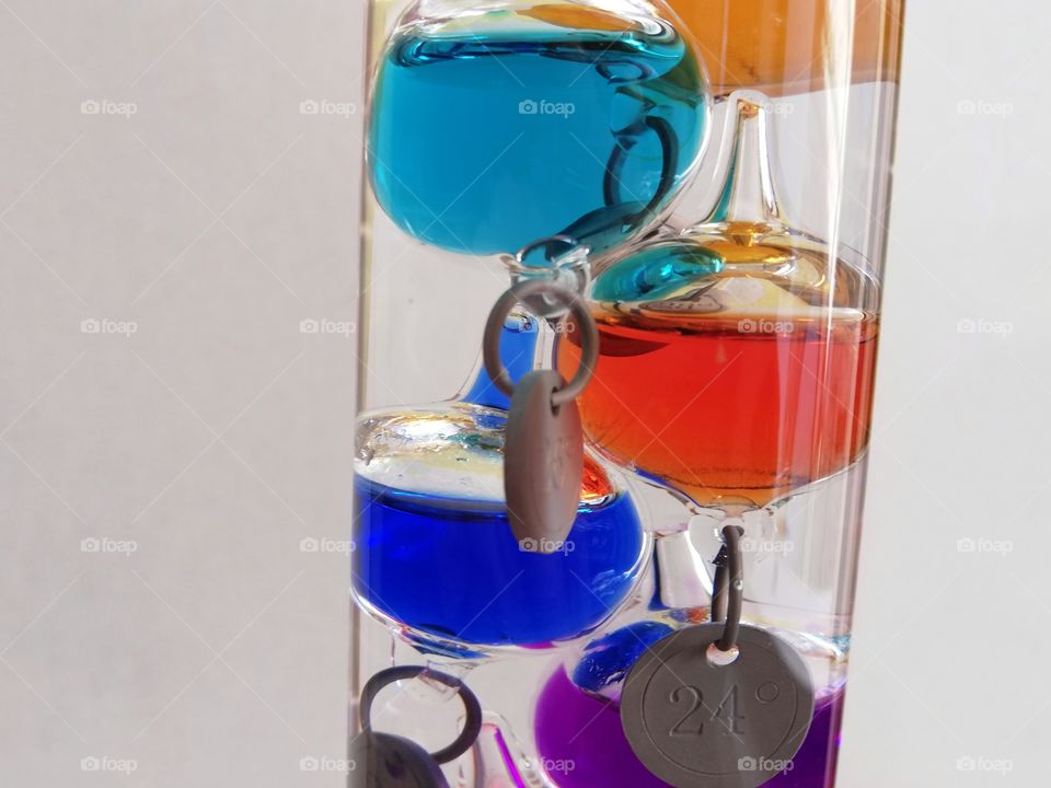 Galilean thermometer