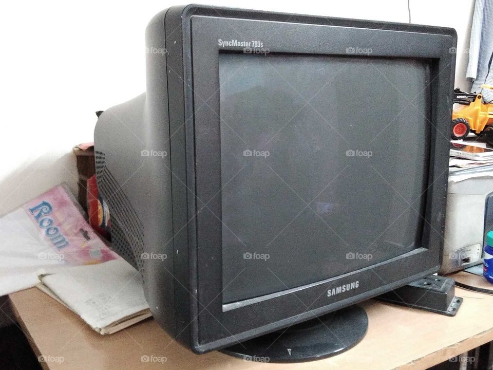 old crt computer monitor
