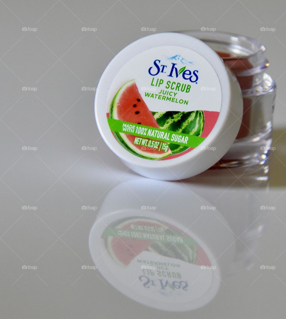 St. Ives lip scrub