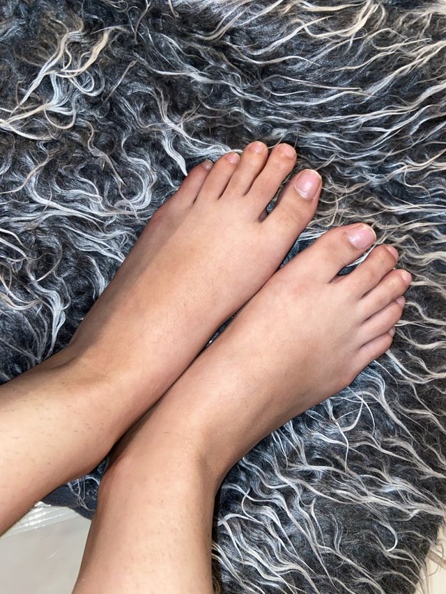 Latina girl feet