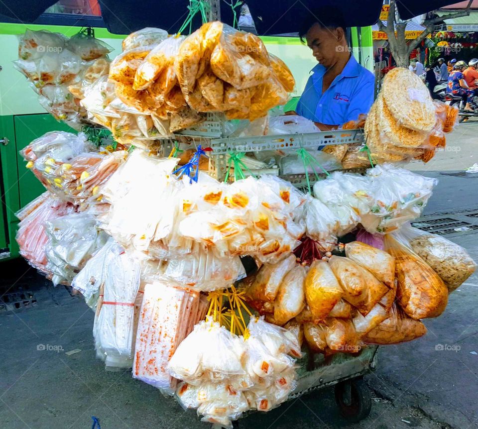 vietnamese snack vendor