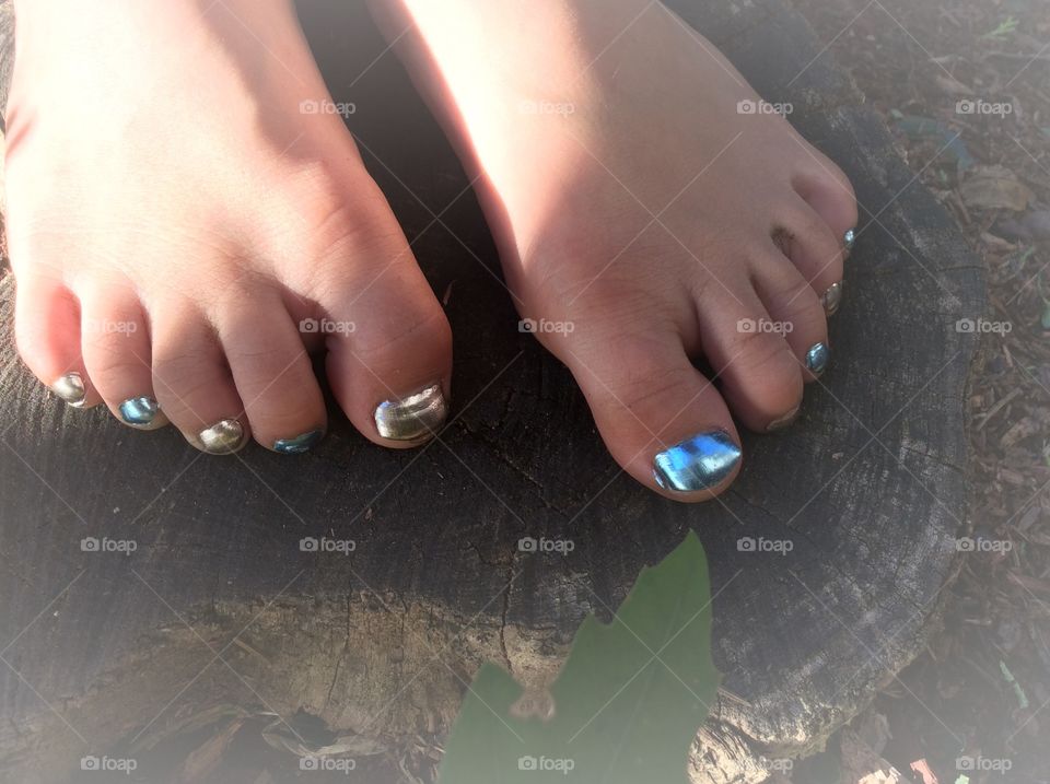 Pretty lil toes