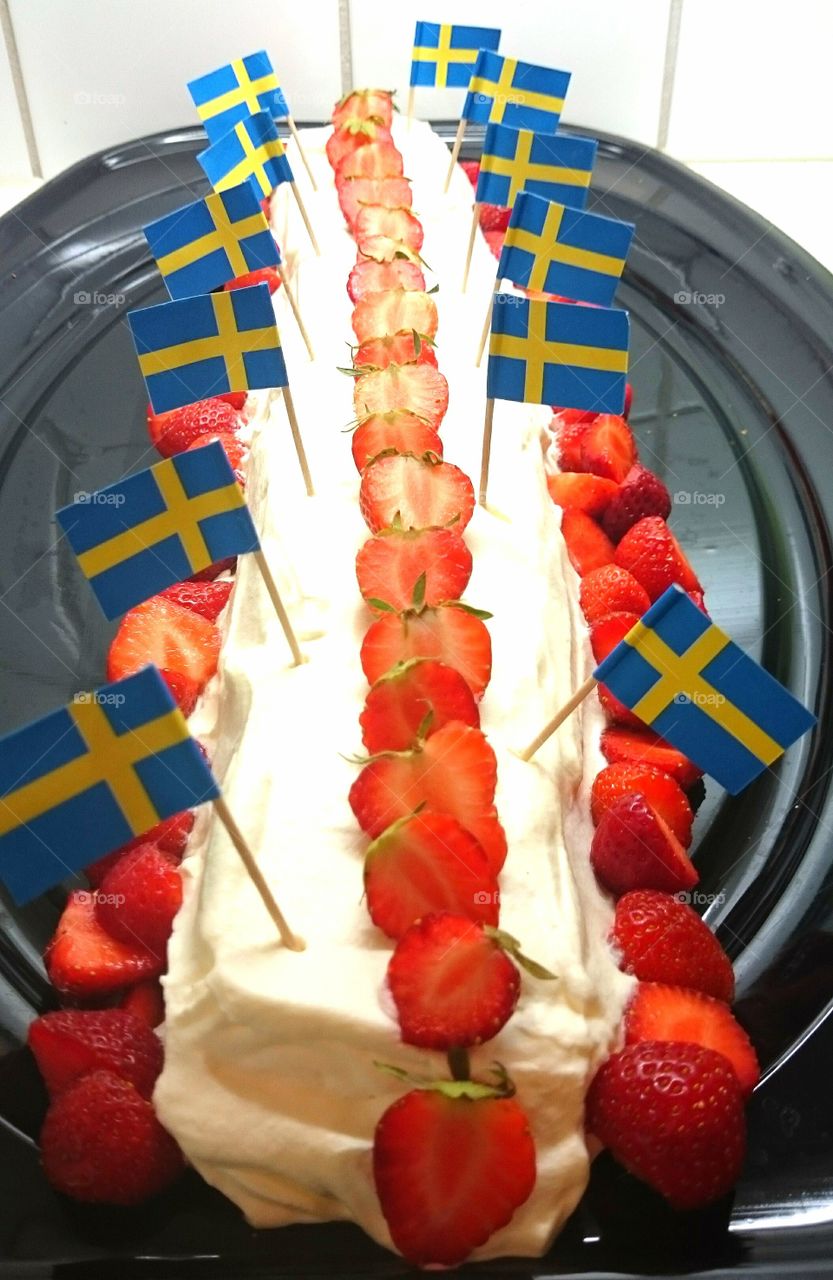 strawberrycake. strawberrycake