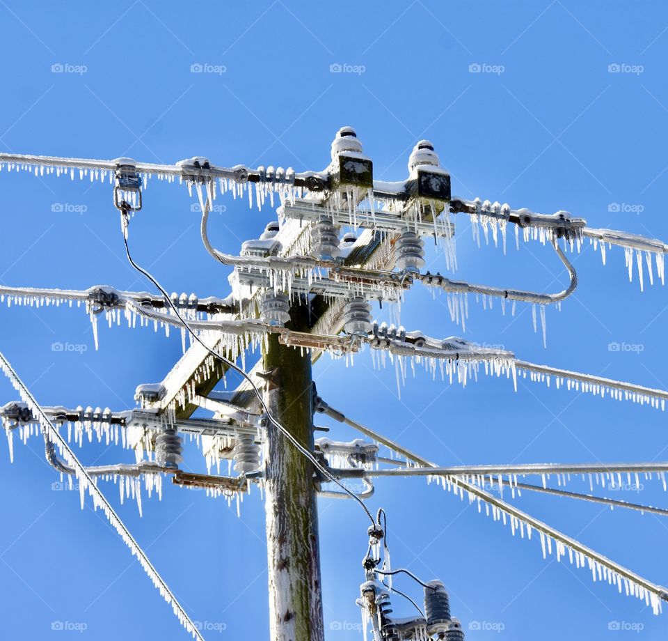 Baby, it’s cold outside! Ice on power lines 