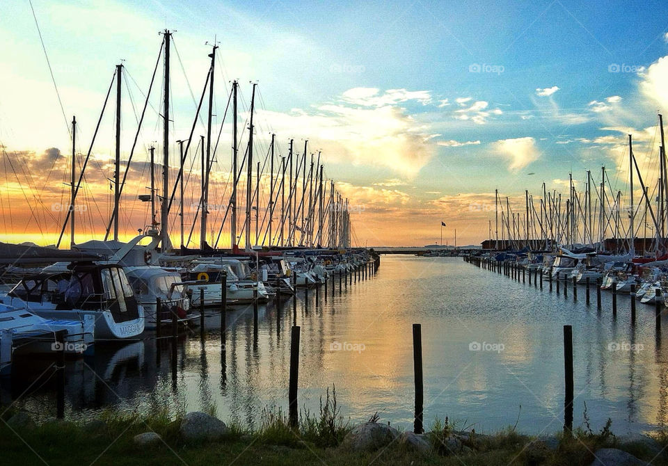 sunset boats harbour sail by chattis