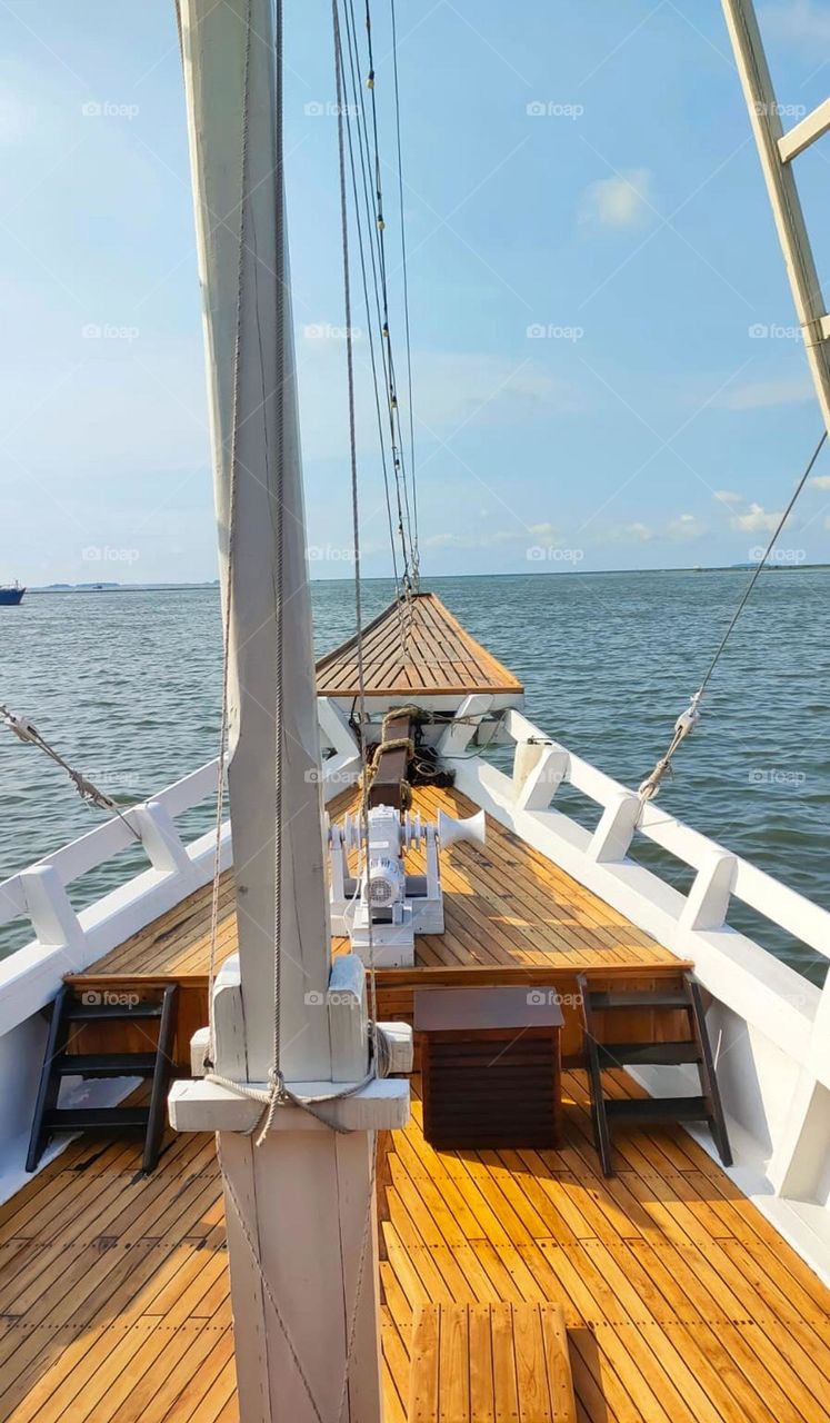 cruise ship - triangle