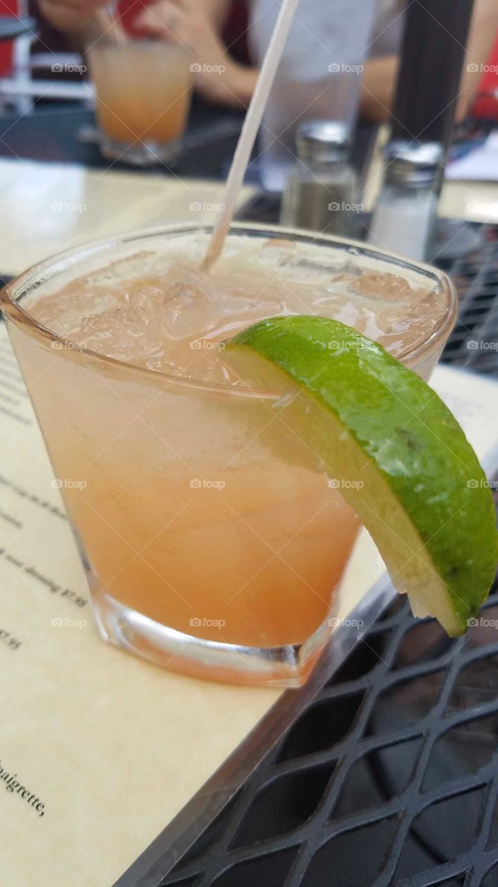greyhound cocktail with lime