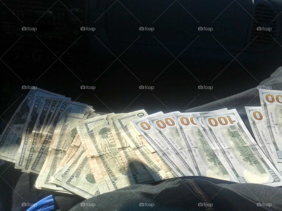 money on lap pay day cash