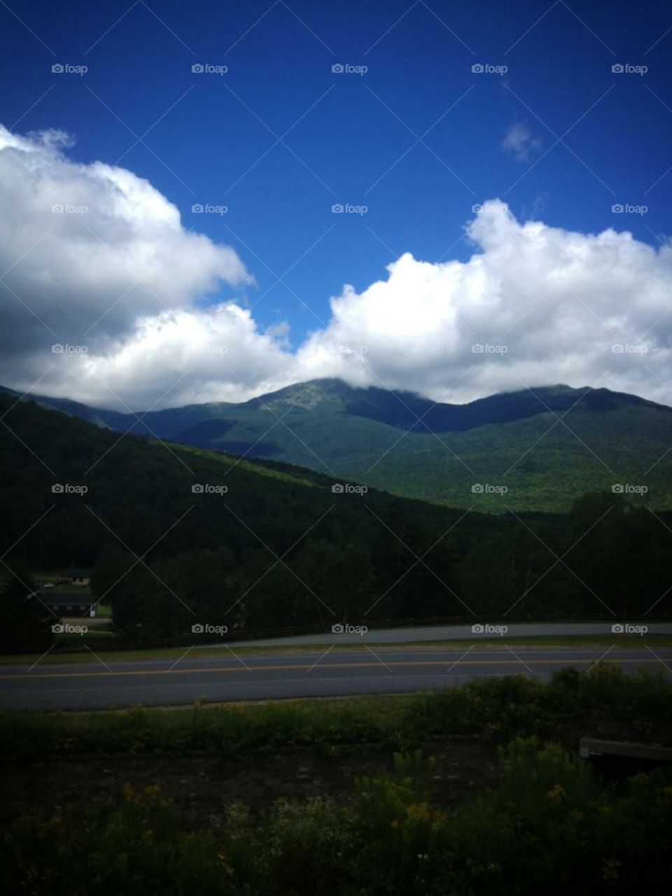 Looking up at Mount Washington . View from the road 