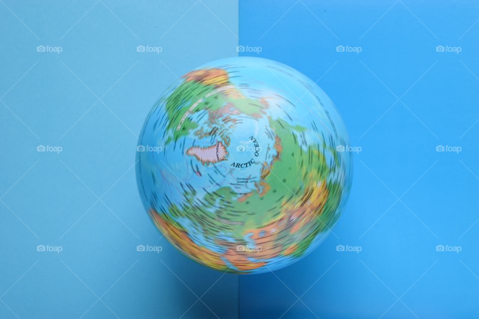 Spinning globe 