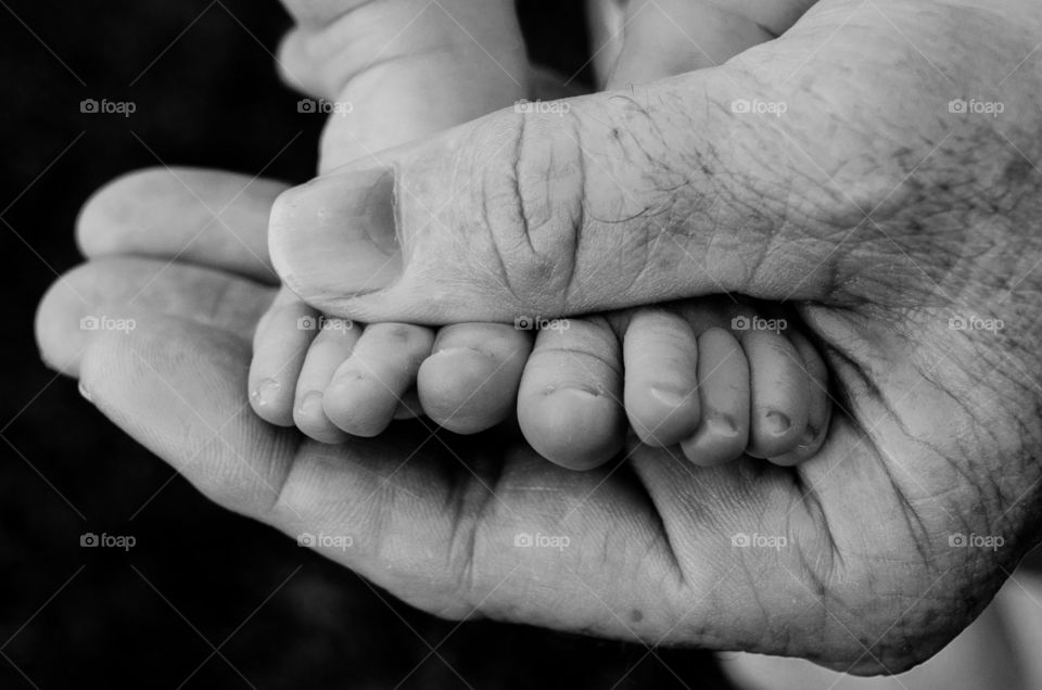 Baby toes B&W