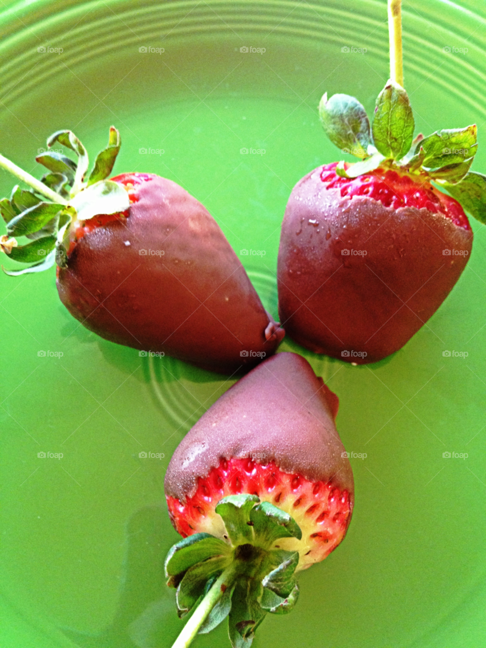 sweet love chocolate strawberries by minnie_