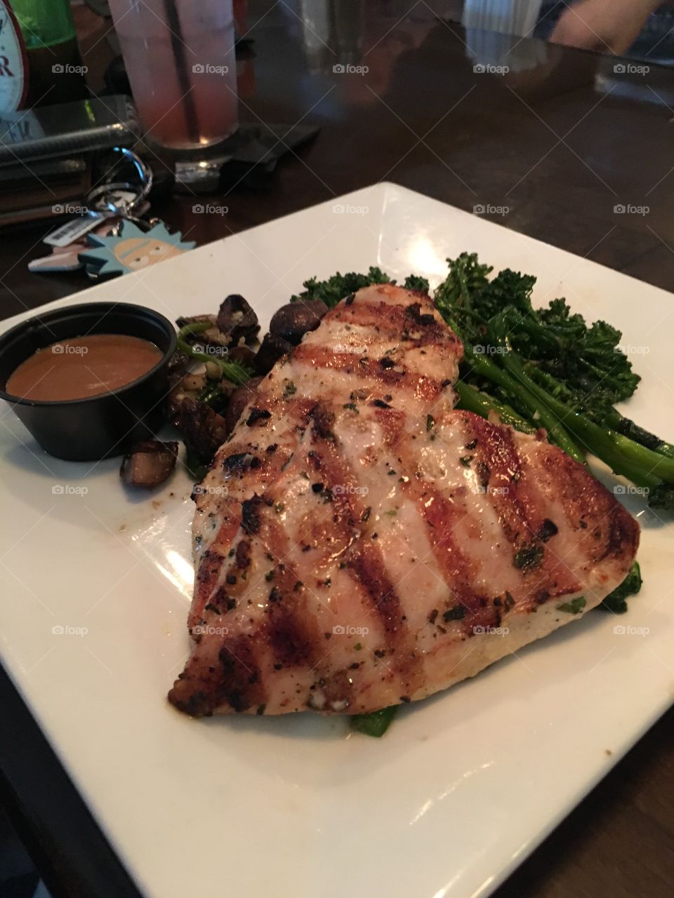 Garlic chicken and broccoli at The Crooked Spoon 🥄