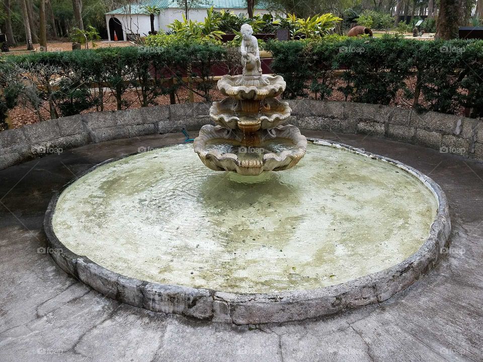 Bubbling Fountain