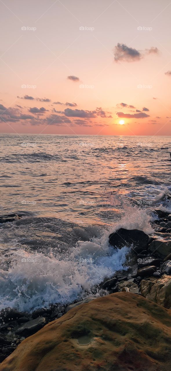 The sun at sunset is the best filter for a beautiful photo.
Black Sea, Russia