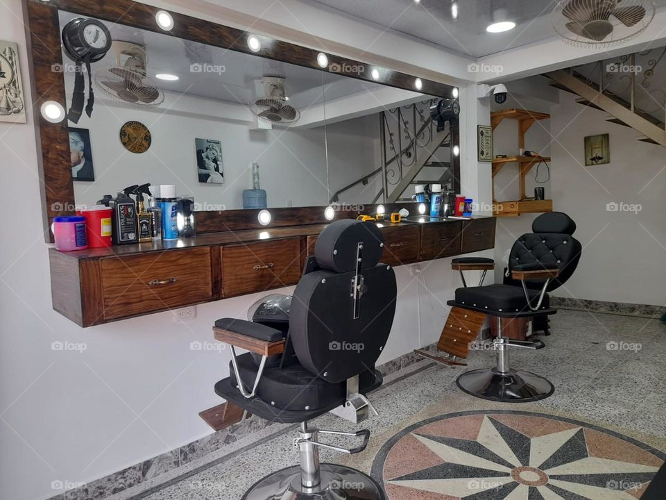 La elegancia y la sencillez, una combinación que resalta y da buen gusto.