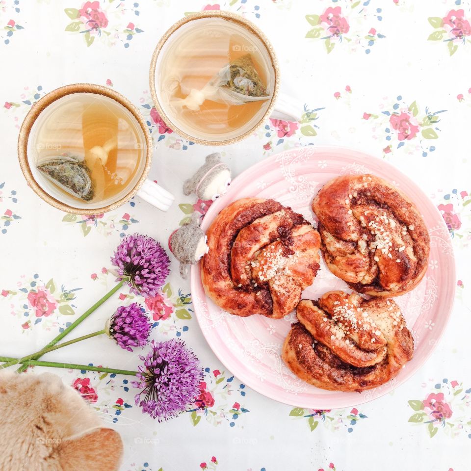 tea and buns fika