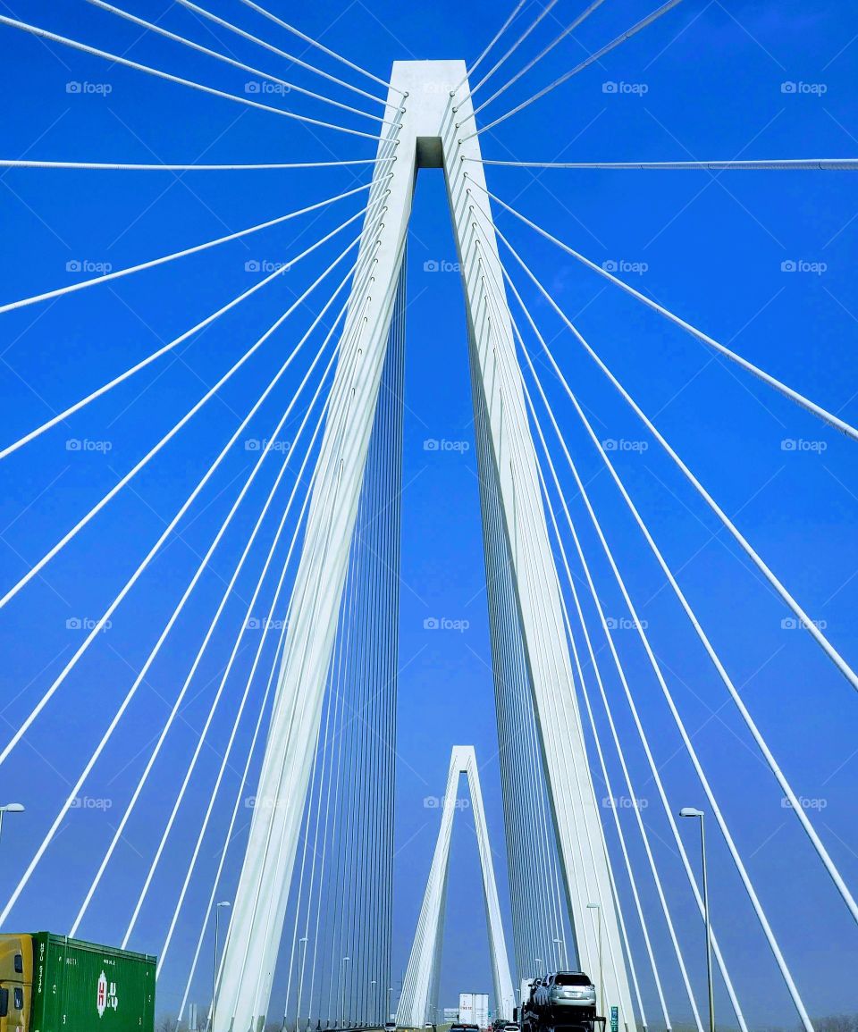 bridge between Missouri and Illinois