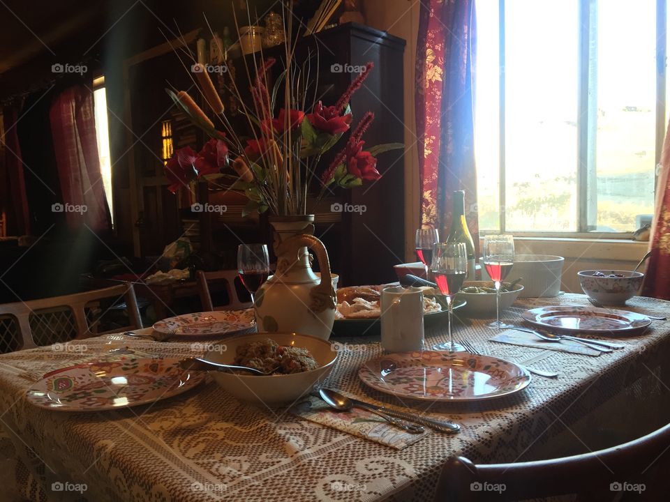 A table arrangement is ready for dinner to commence on Thanksgiving. 
